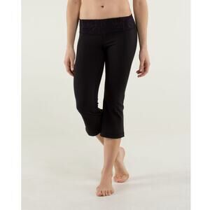 5 for $25| Lululemon Gather & Crow Crop Beautiful Baroque Deep